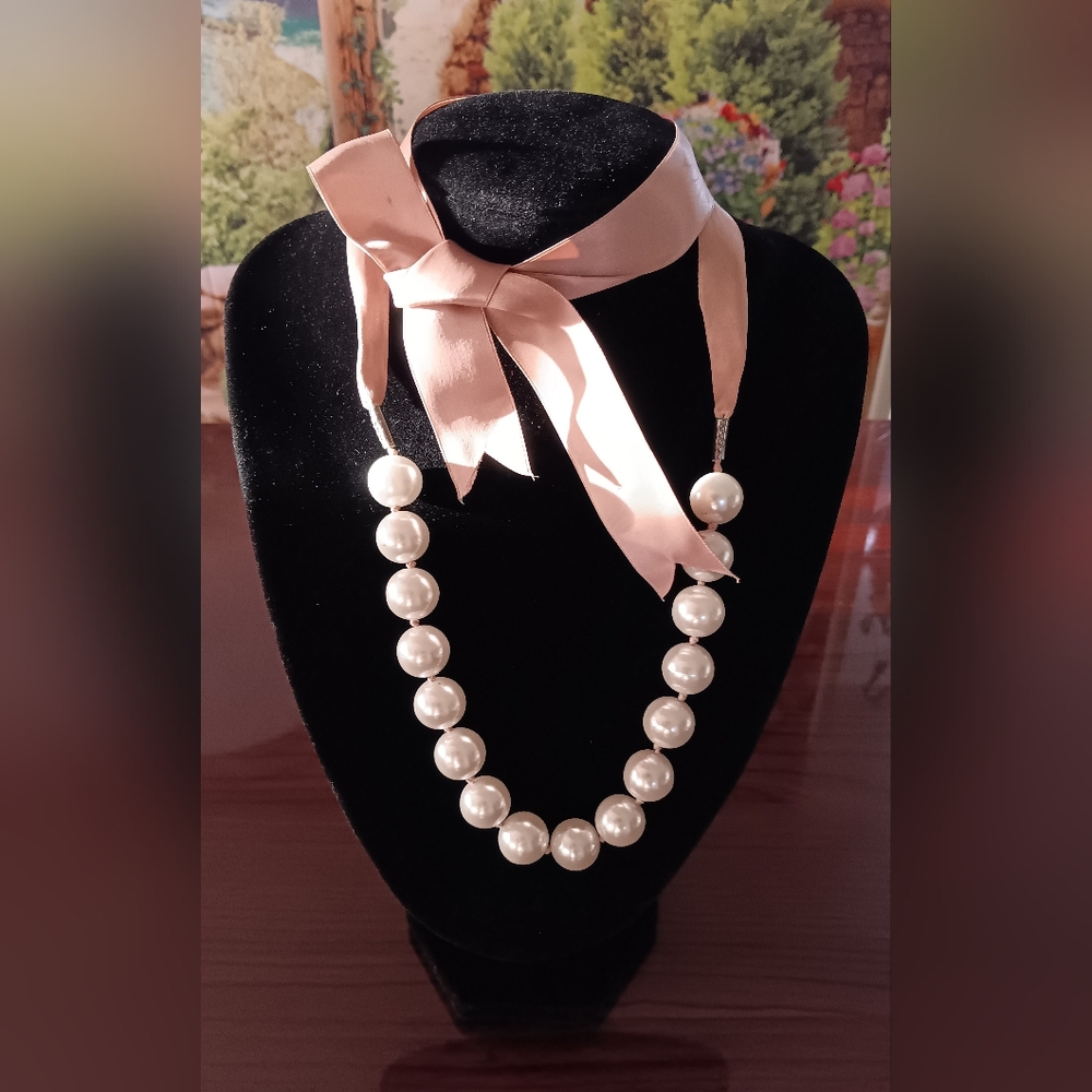 💓 Elegant Pearl Necklace with Pink Ribbon